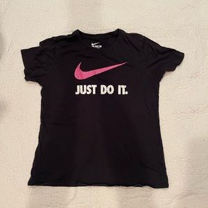 Black Nike t shirt